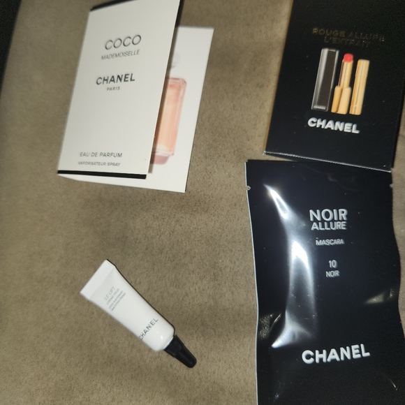 Chanel sample set - Picture 1 of 3